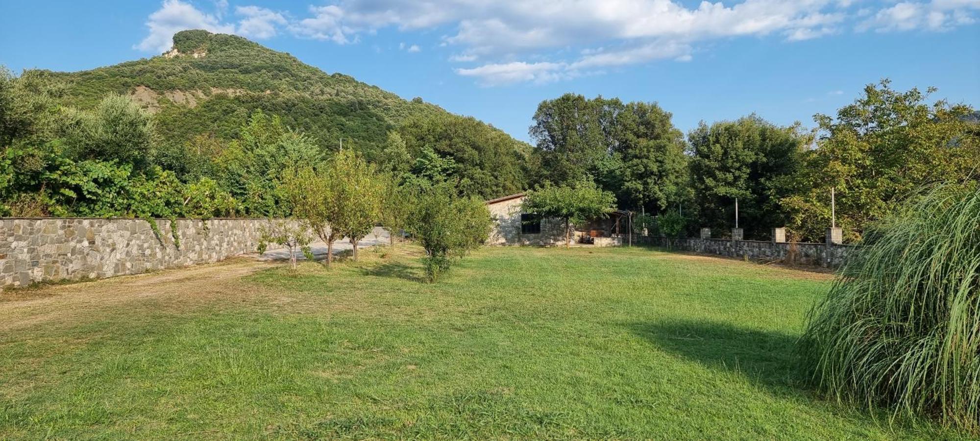 House With Big Garden And Barbeque In Nature Vourgareli Exteriér fotografie