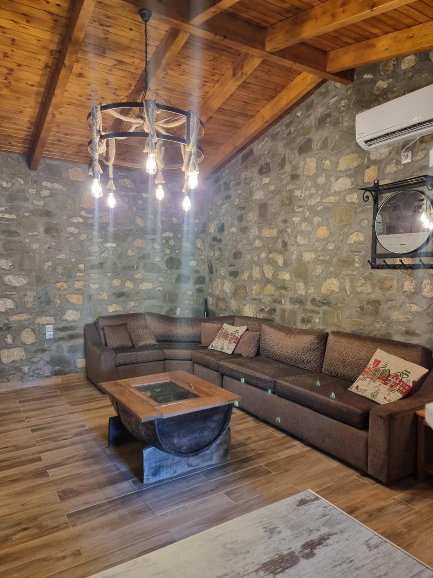 House With Big Garden And Barbeque In Nature Vourgareli Exteriér fotografie